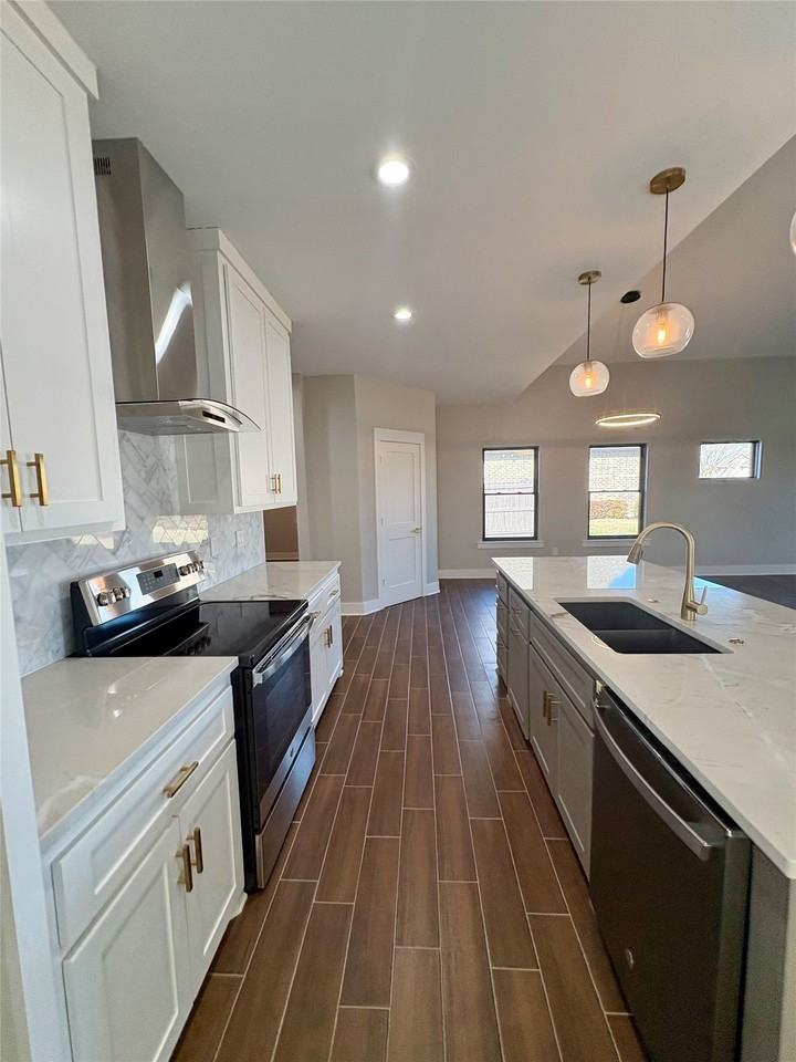 2713 Stone Briar - Photo 6 of 37