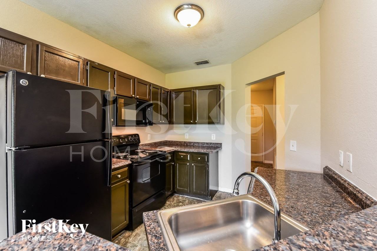 6840 Abady Ln - Photo 7 of 16