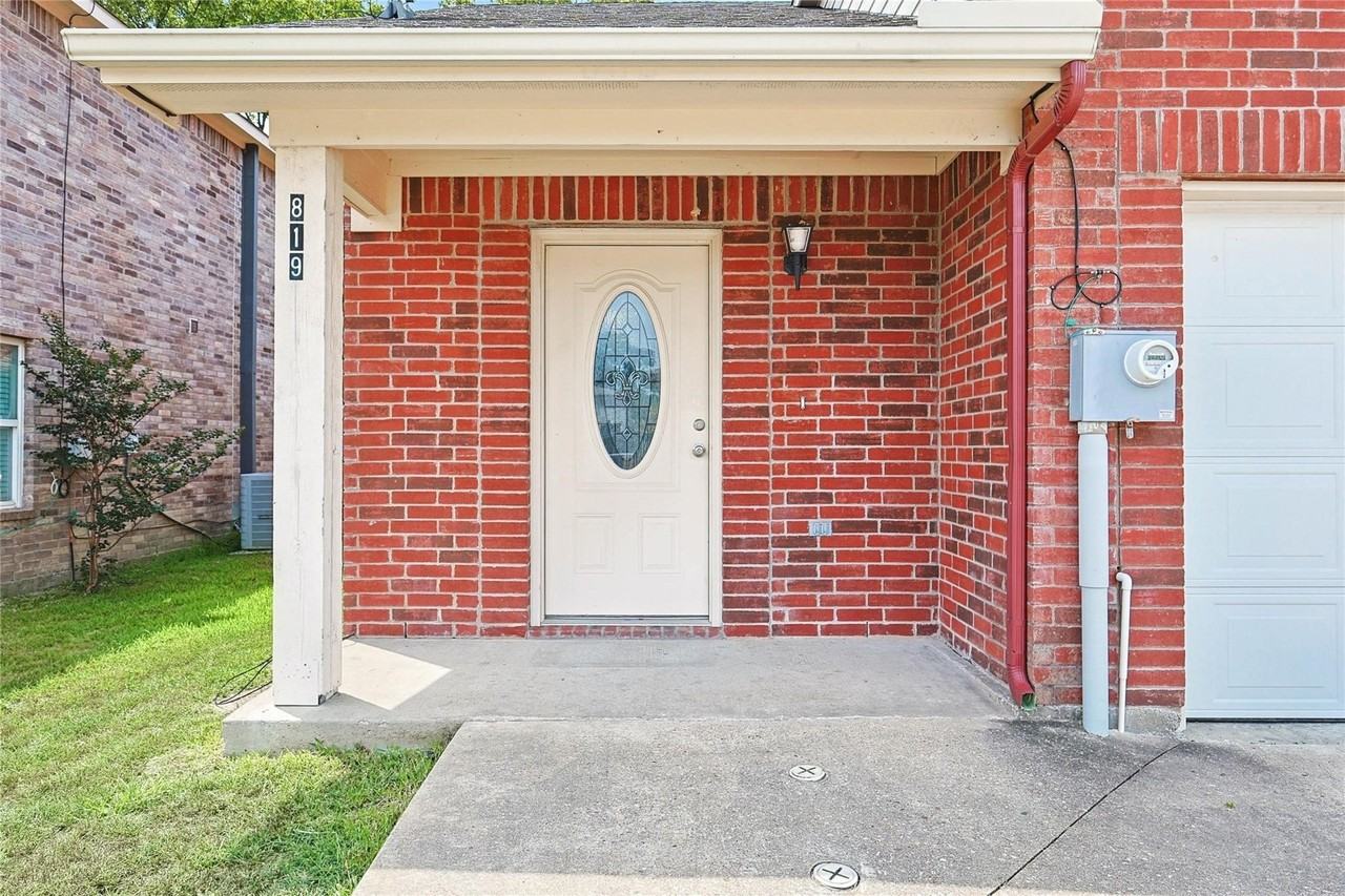 819 Parkplace Rdg - Photo 2 of 19
