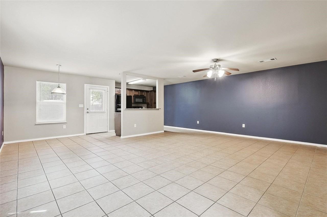 819 Parkplace Rdg - Photo 5 of 19
