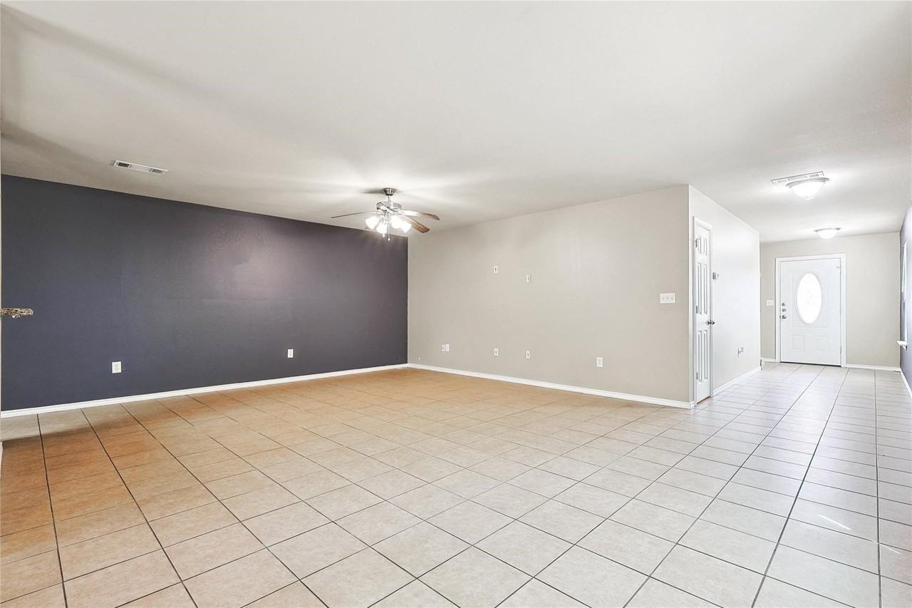 819 Parkplace Rdg - Photo 6 of 19