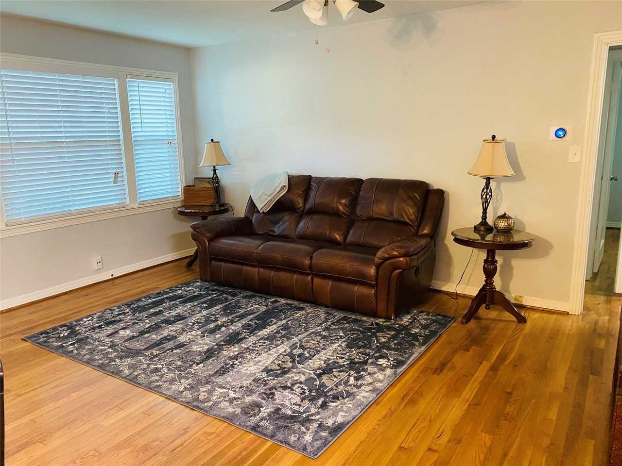 4704 Collinwood Ave - Photo 4 of 26