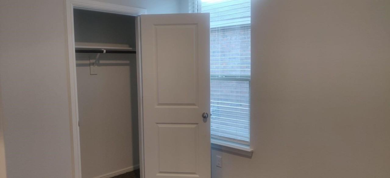 308 Youngblood Ln - Photo 5 of 17