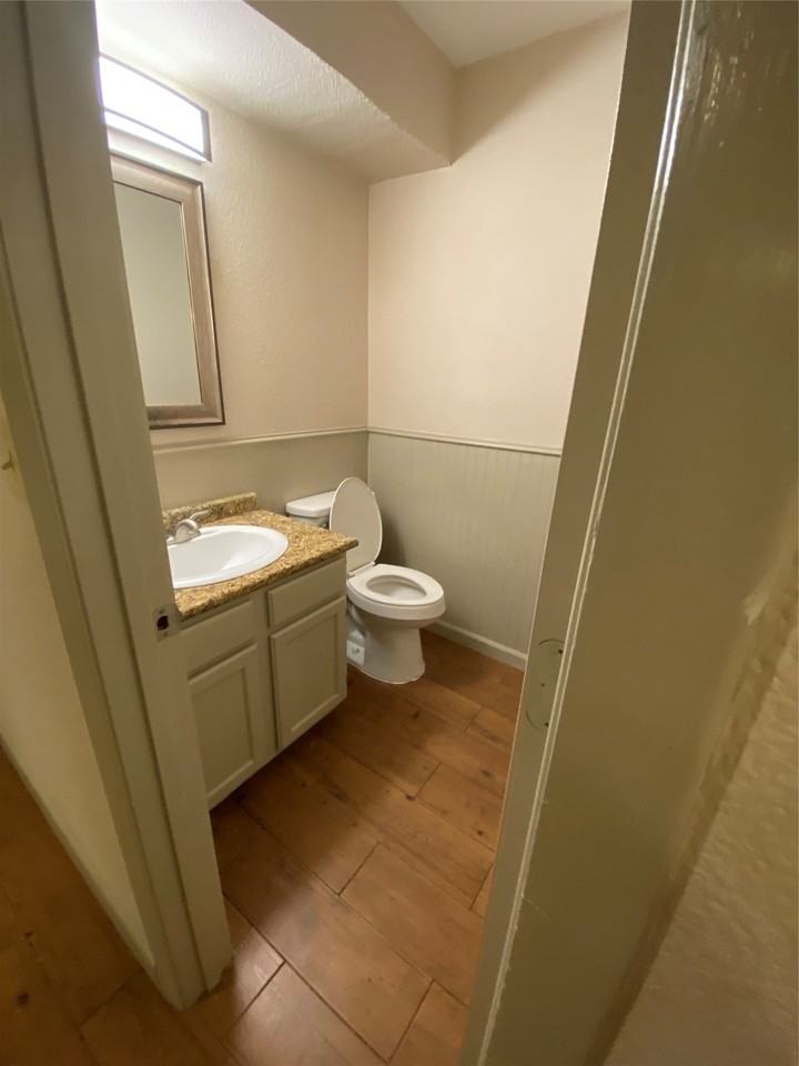 10151 Camelot Dr - Photo 3 of 18
