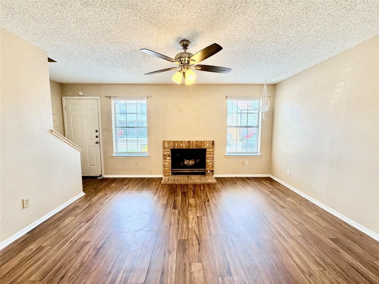 1251 Dallas Dr - Photo 2 of 16