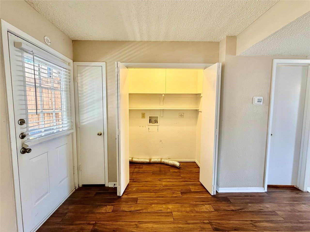 1251 Dallas Dr - Photo 5 of 16