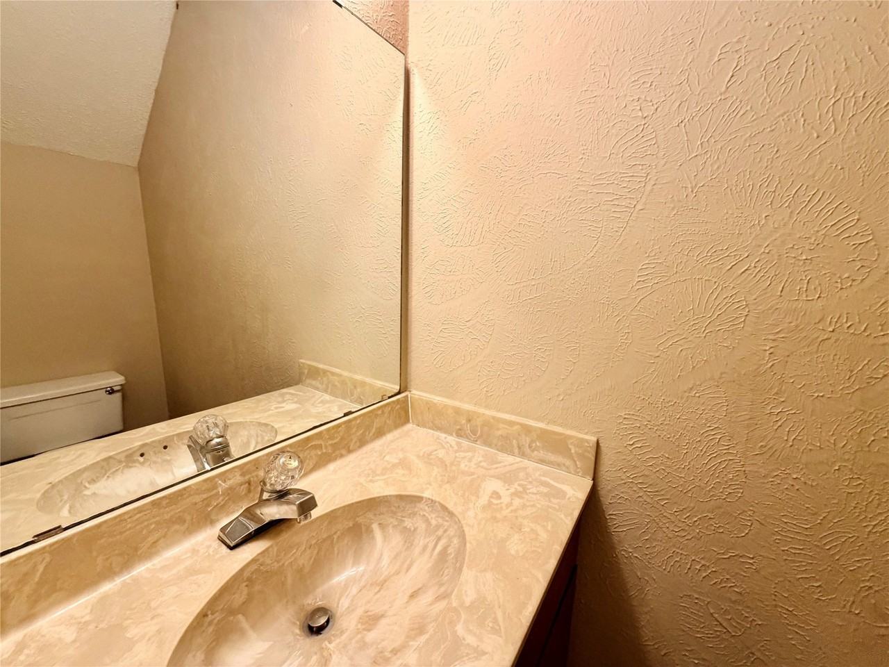 1251 Dallas Dr - Photo 6 of 16