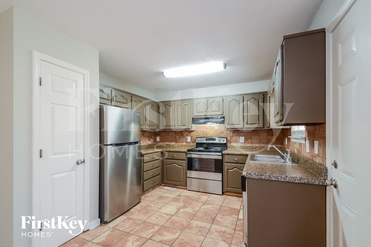5759 Balboa Ter - Photo 4 of 15