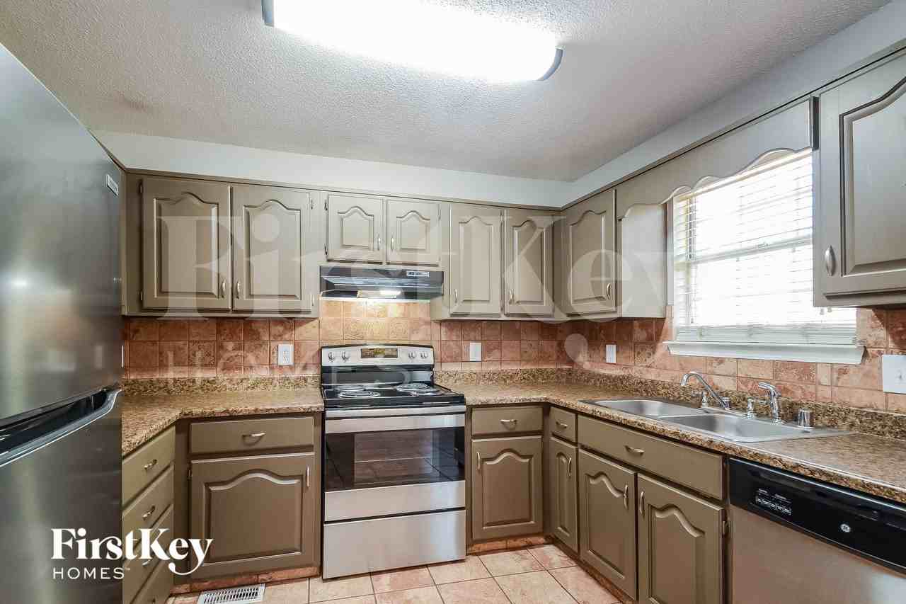 5759 Balboa Ter - Photo 5 of 15