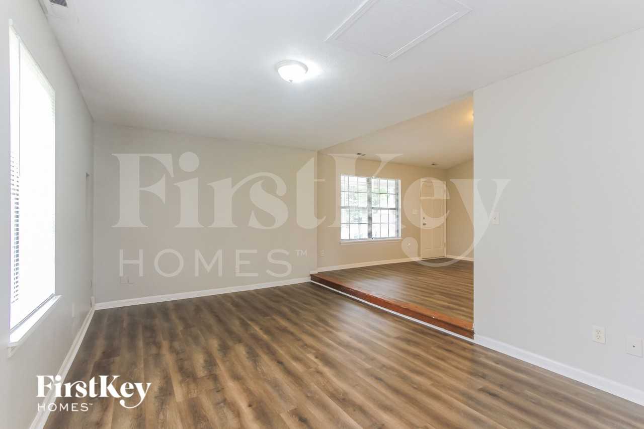 5613 Simmul Ln - Photo 6 of 19