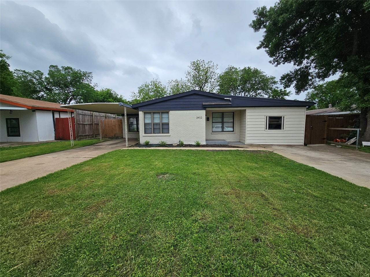 2402 Housley Dr