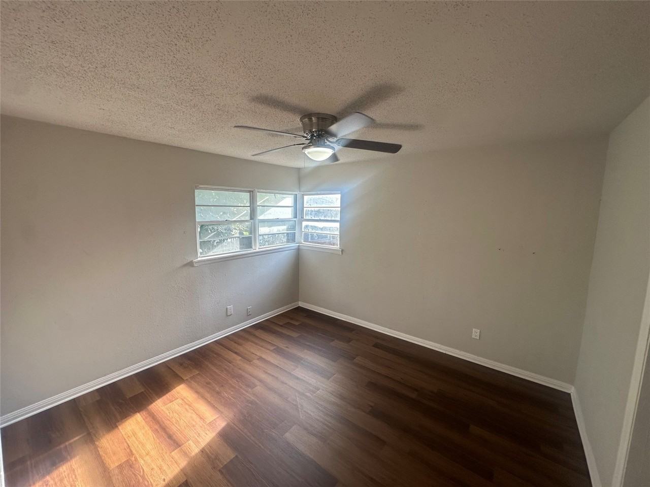 2908 Binyon Ave - Photo 5 of 8