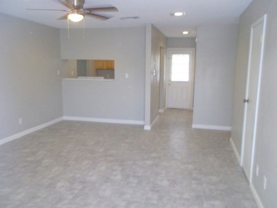 1502 S Cardinal Dr - Photo 2 of 7