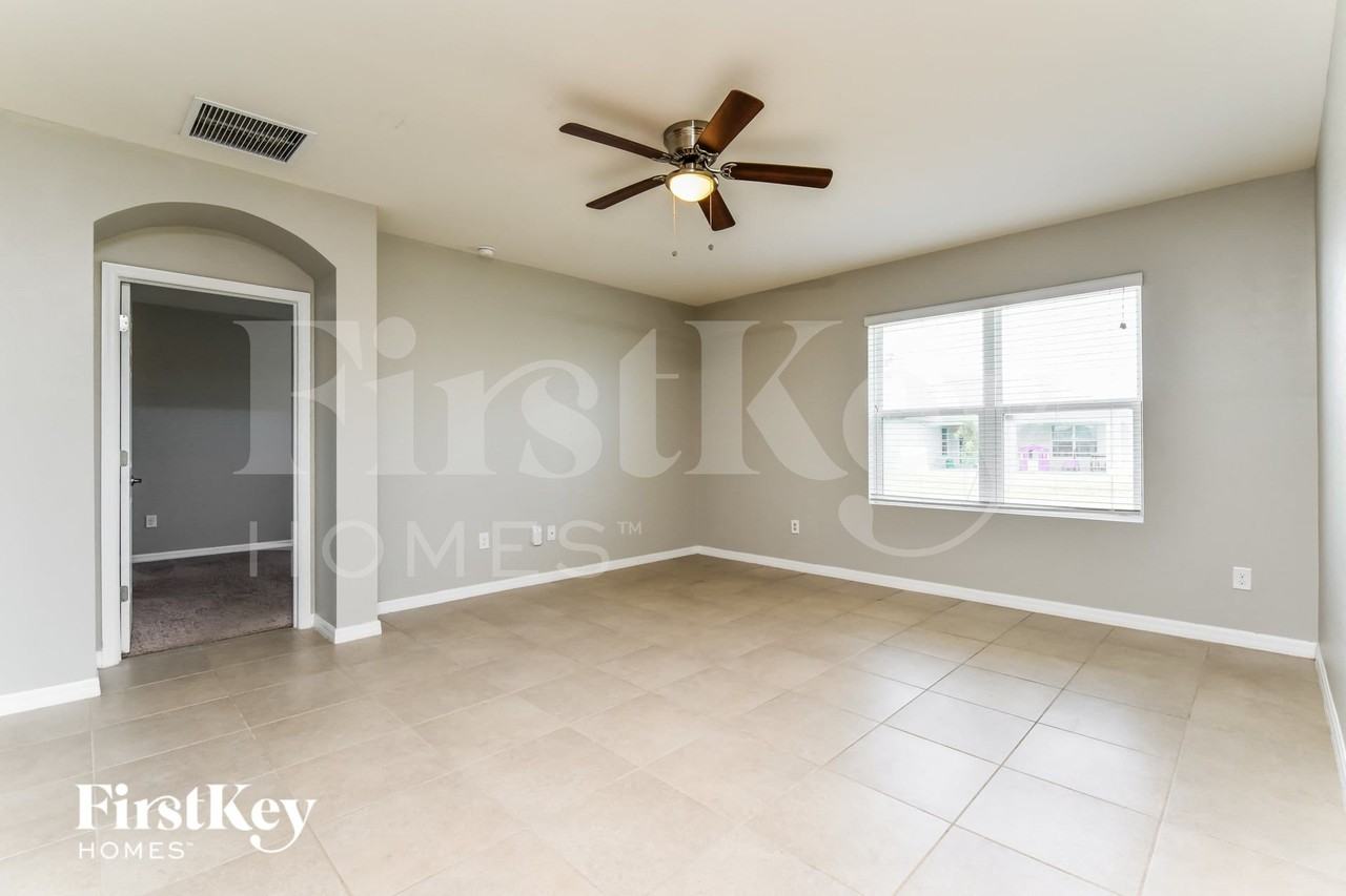 533 Nw 13th Ter - Photo 2 of 14