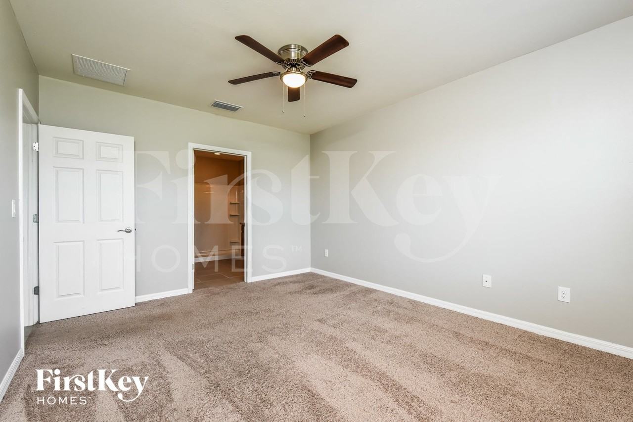 533 Nw 13th Ter - Photo 7 of 14