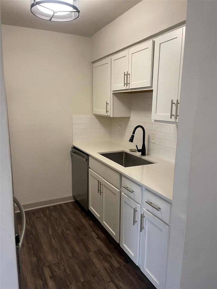 3627 Almazan Dr #216 - Photo 3 of 12
