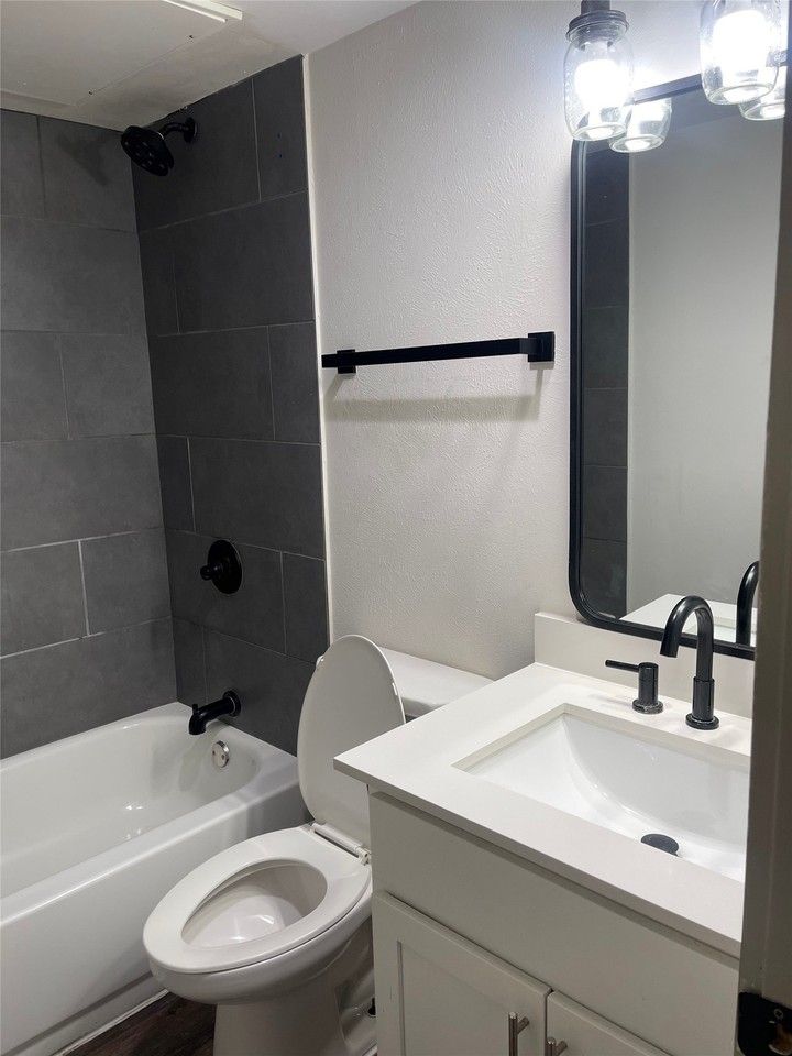 3627 Almazan Dr #216 - Photo 7 of 12