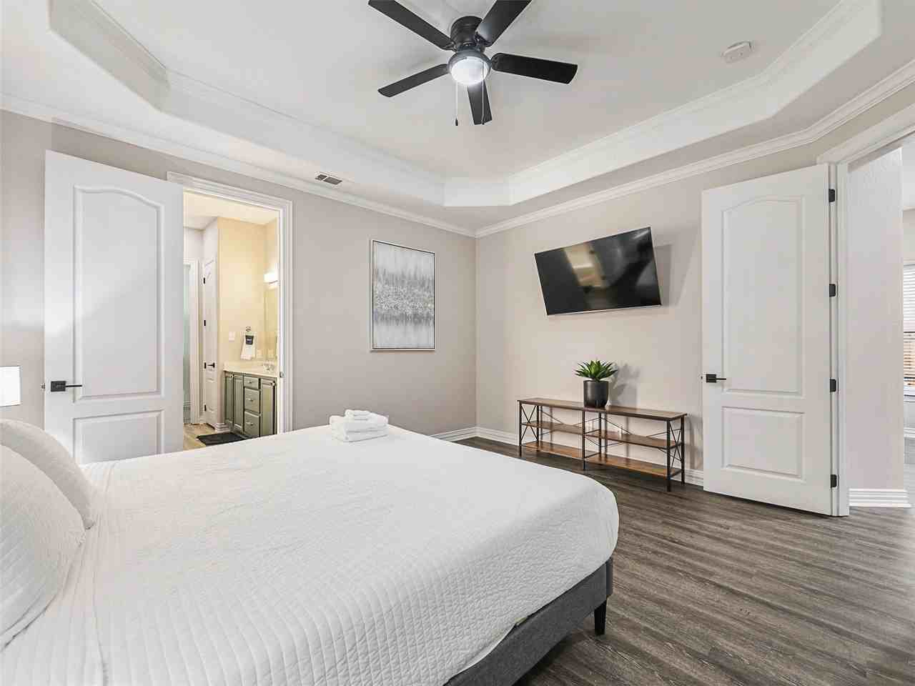 1460 Bristol Ln - Photo 6 of 23