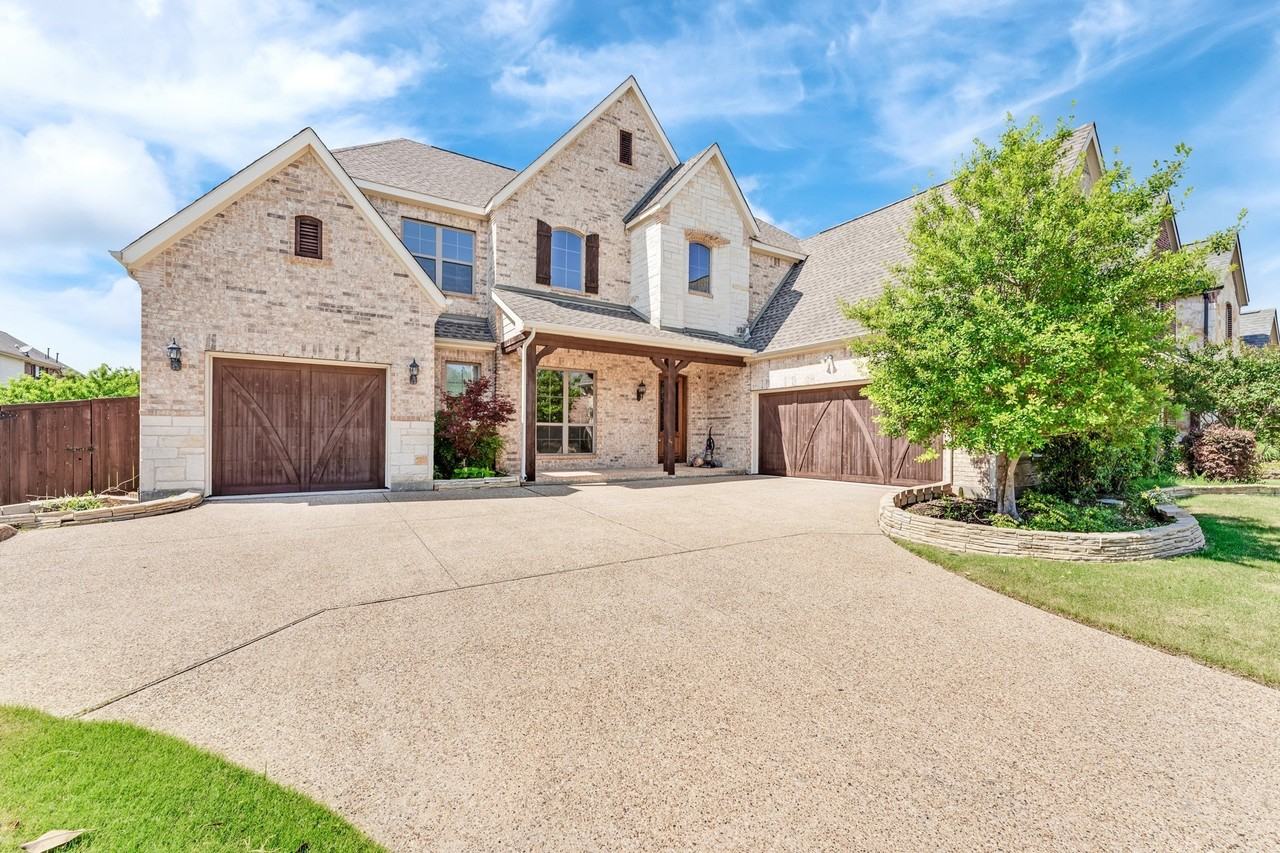 1602 Meg Dr - Photo 3 of 38