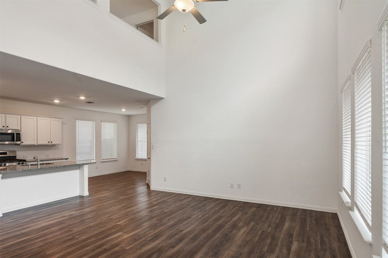 5341 Archway Dr - Photo 7 of 38