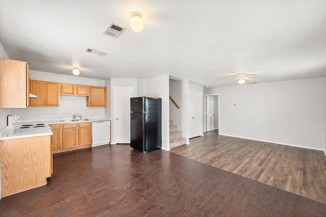 404 Kings Way Dr - Photo 5 of 18