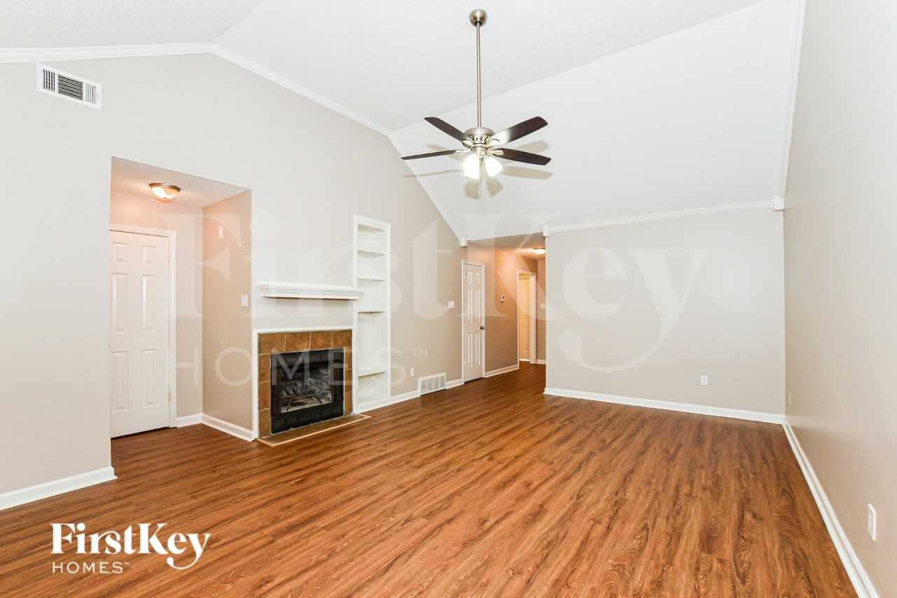 4538 Kings Grant Dr - Photo 4 of 19