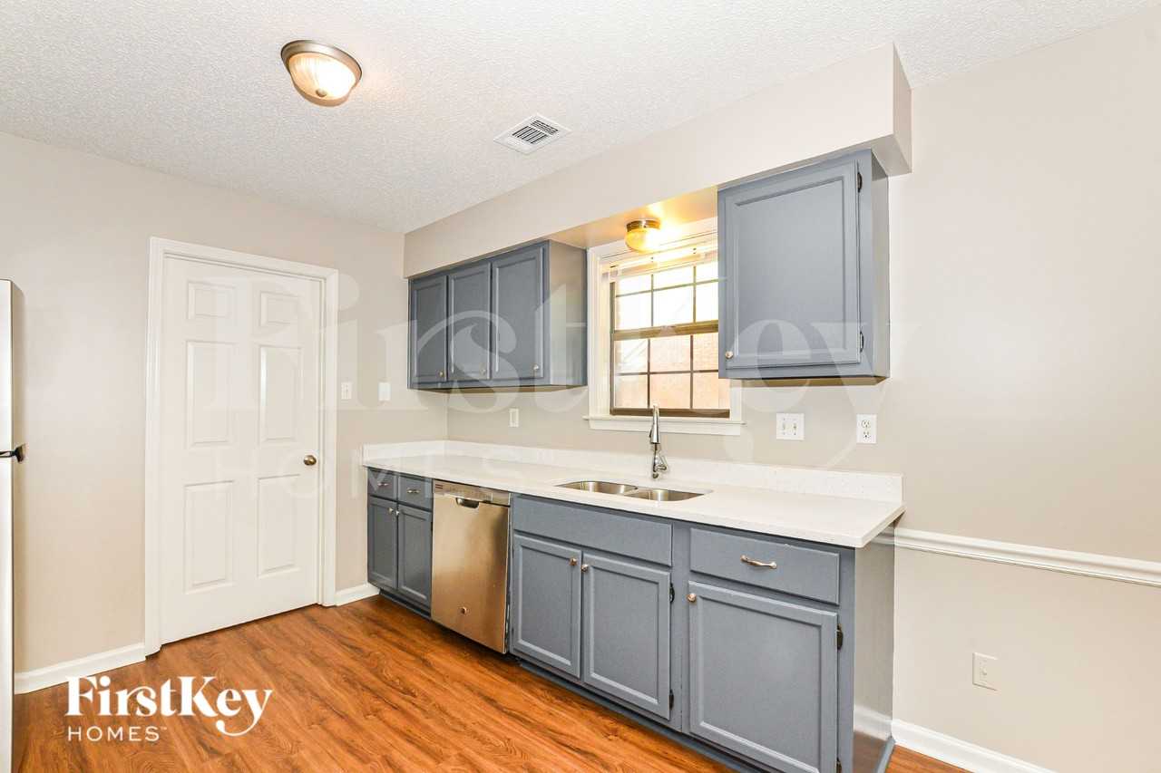 4538 Kings Grant Dr - Photo 6 of 19
