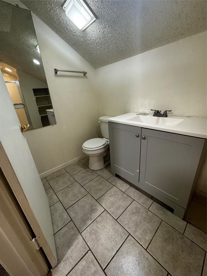 3536 W Buckingham Rd #421 - Photo 5 of 10
