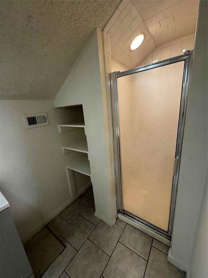 3536 W Buckingham Rd #421 - Photo 6 of 10