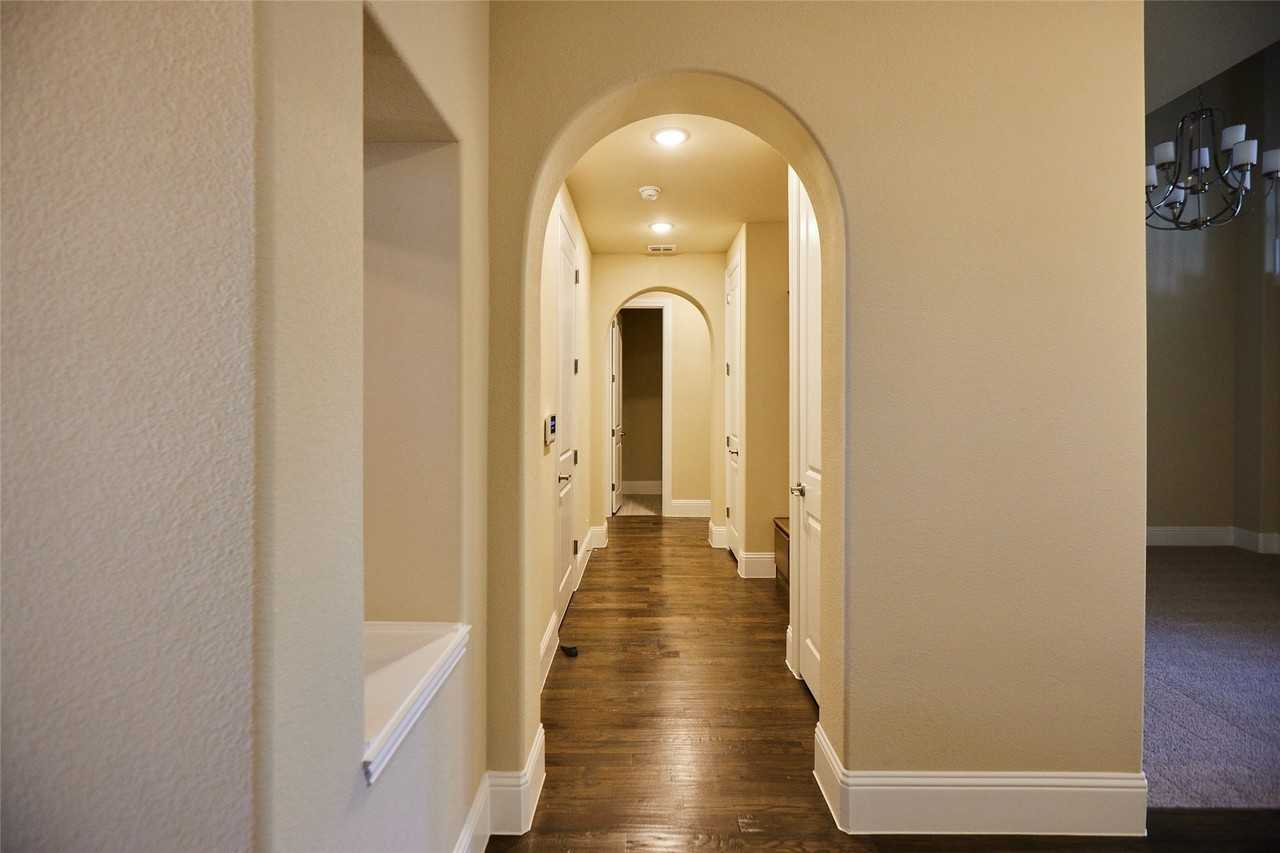 1460 Waterton Dr - Photo 4 of 24
