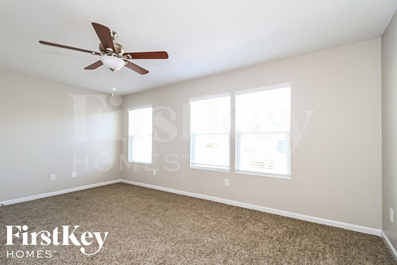 4317 Lochurst Dr - Photo 6 of 15