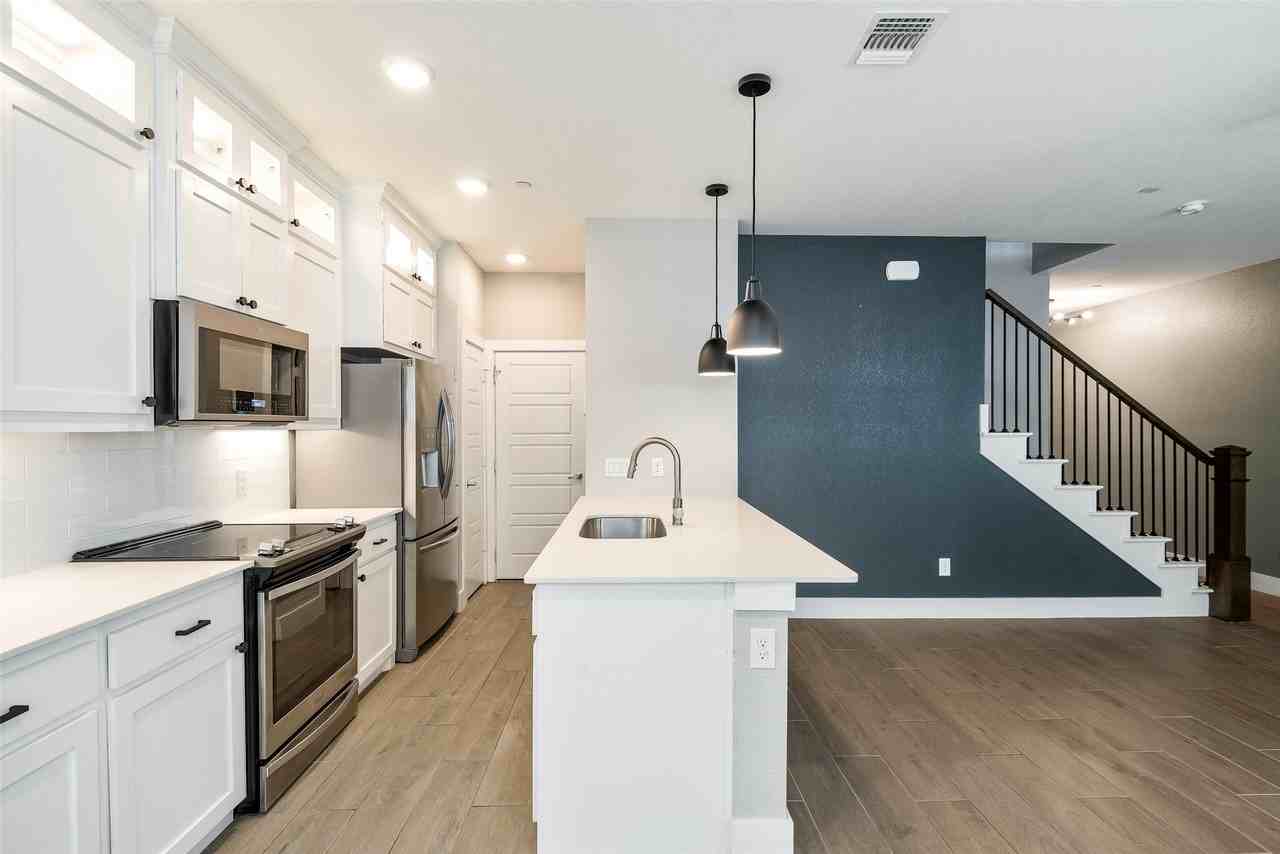 2133 Lovedale Ave #204 - Photo 4 of 24
