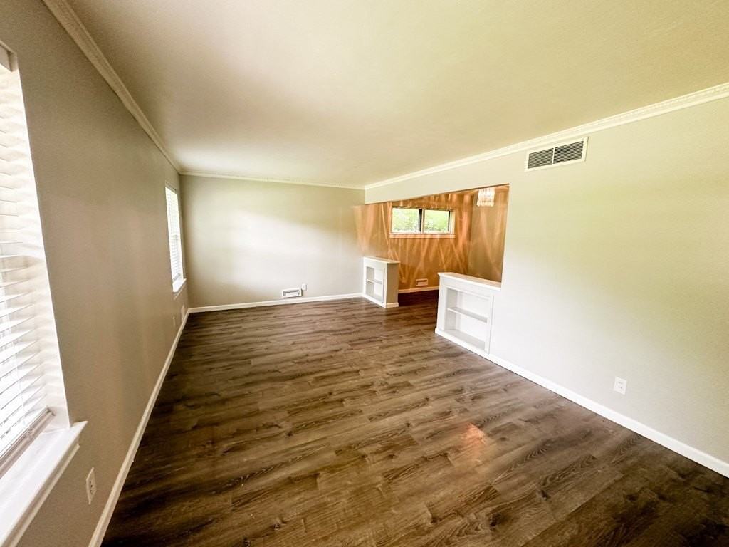 6461 Danbury Ln - Photo 7 of 37