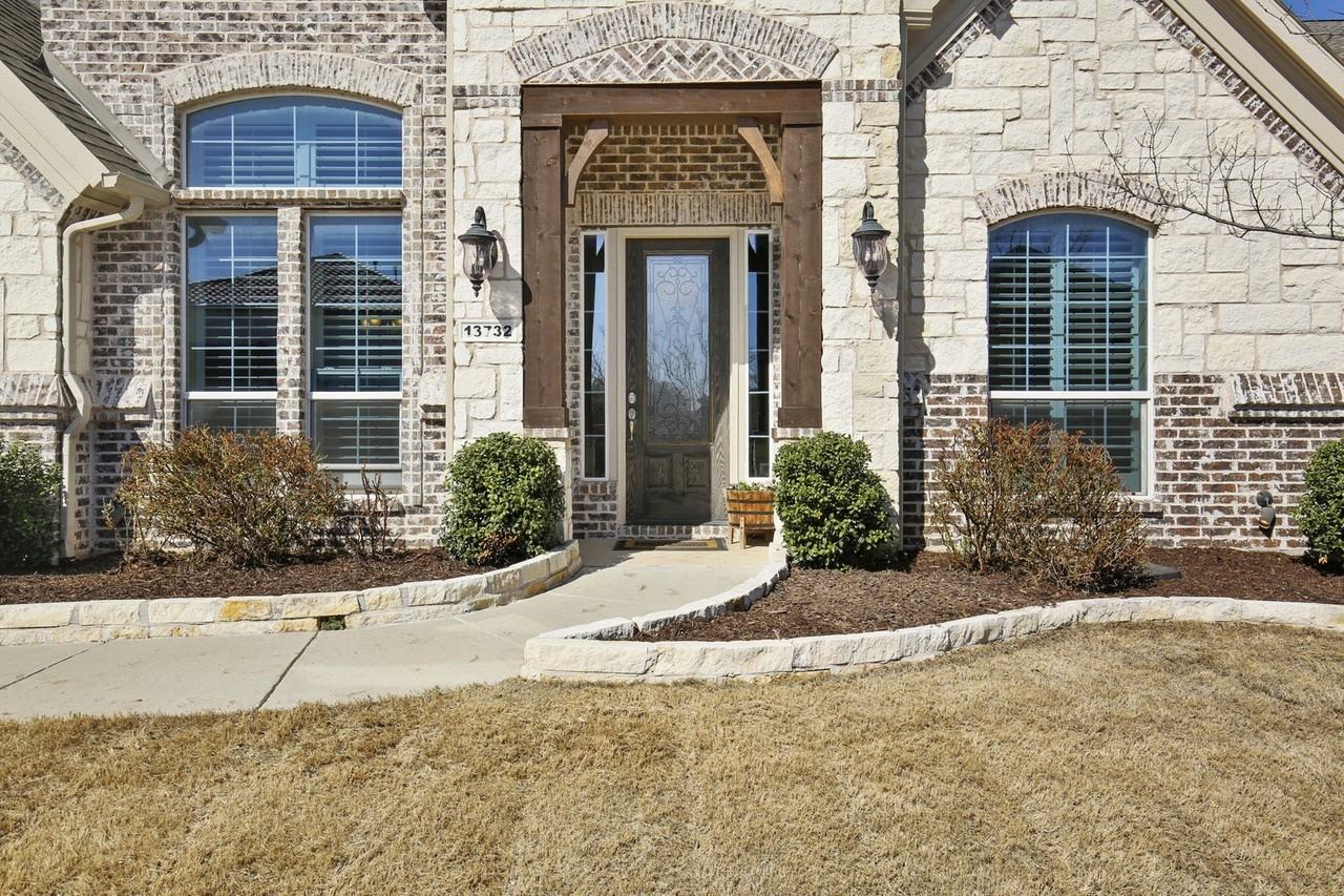 13732 Eleanor Ave - Photo 6 of 39