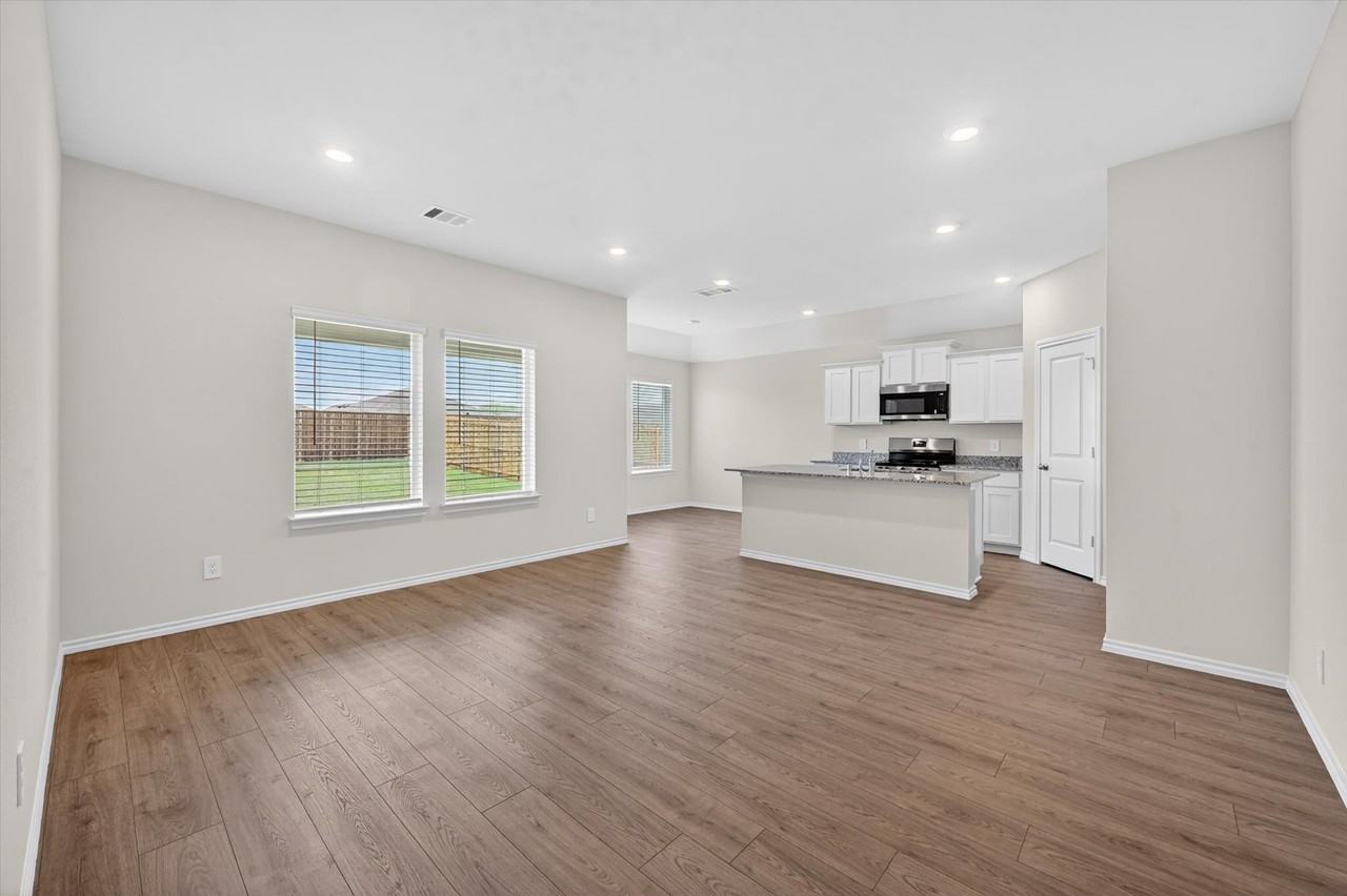 3918 Applewood Trl - Photo 2 of 25
