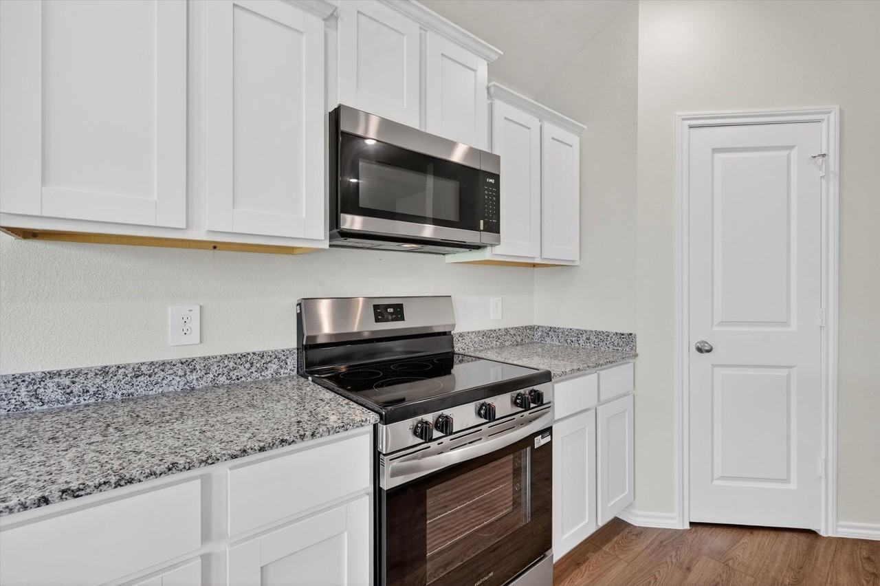3918 Applewood Trl - Photo 6 of 25