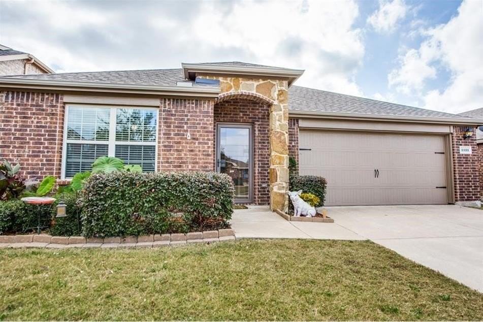 1121 Rainer Dr