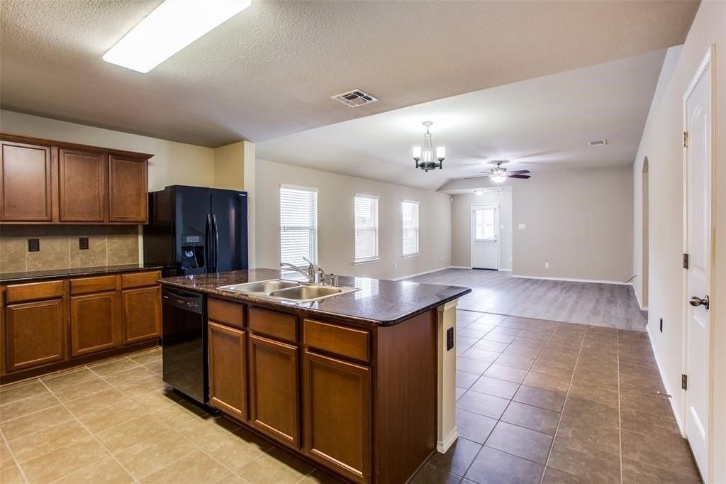 1121 Rainer Dr - Photo 3 of 15