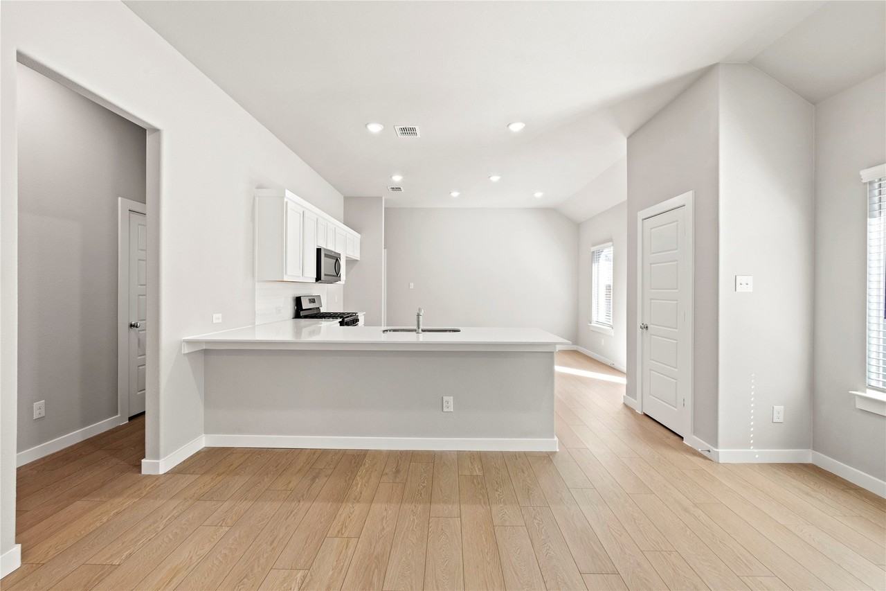 4005 High Valley Dr - Photo 5 of 18