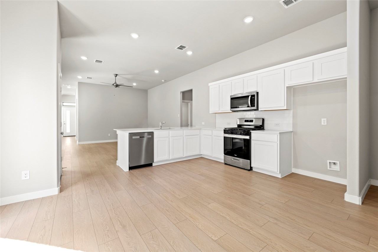 4005 High Valley Dr - Photo 6 of 18
