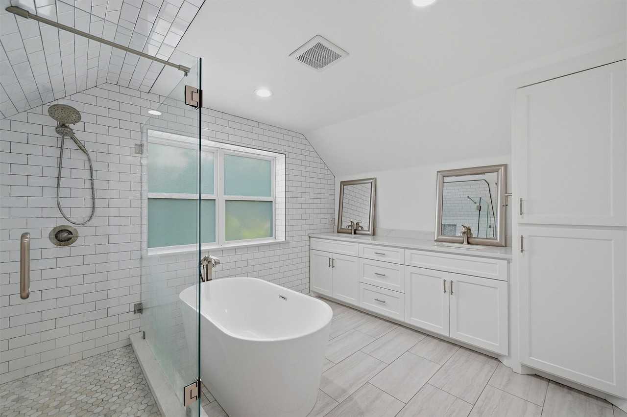 720 Blanton Dr - Photo 6 of 38