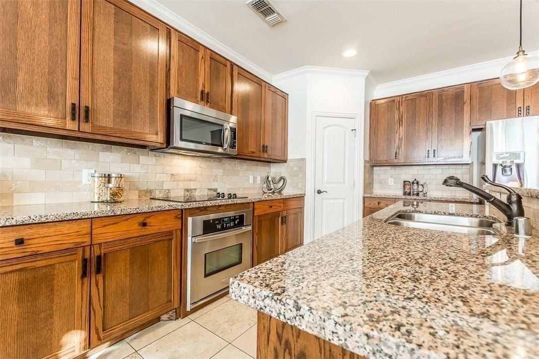 4415 Gennaro St - Photo 2 of 16