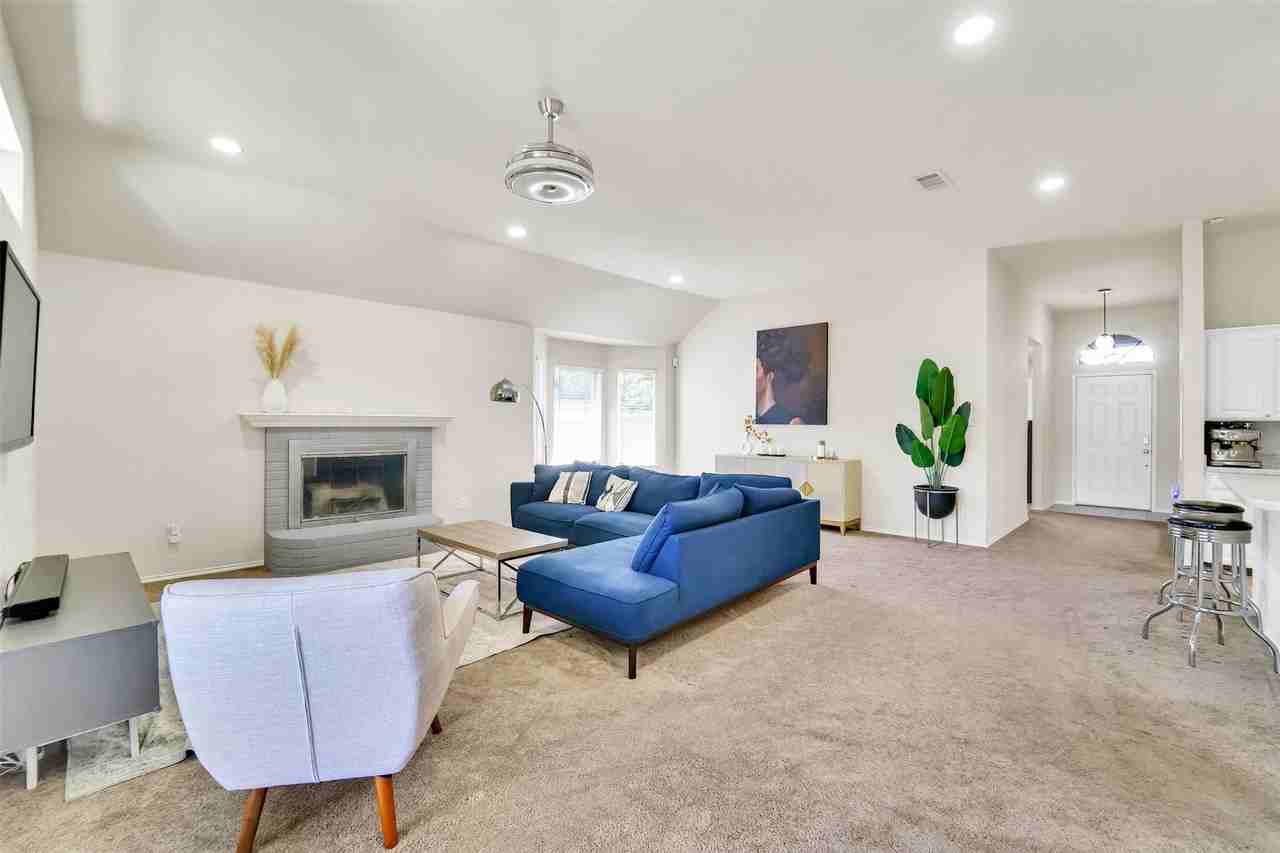 6707 Classen Trl - Photo 3 of 21
