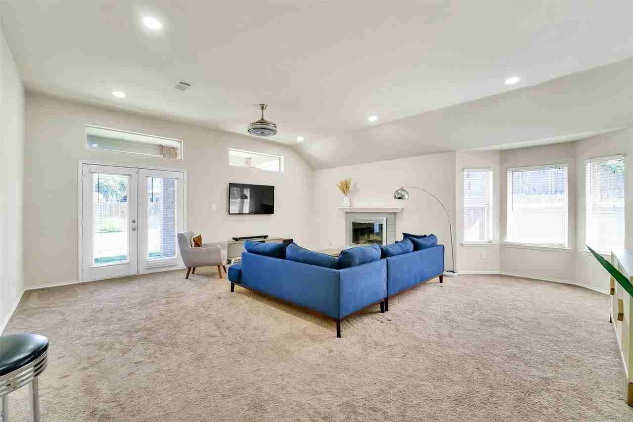 6707 Classen Trl - Photo 4 of 21