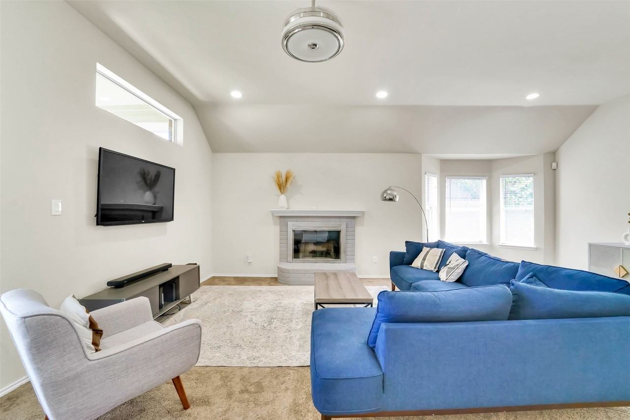 6707 Classen Trl - Photo 6 of 21