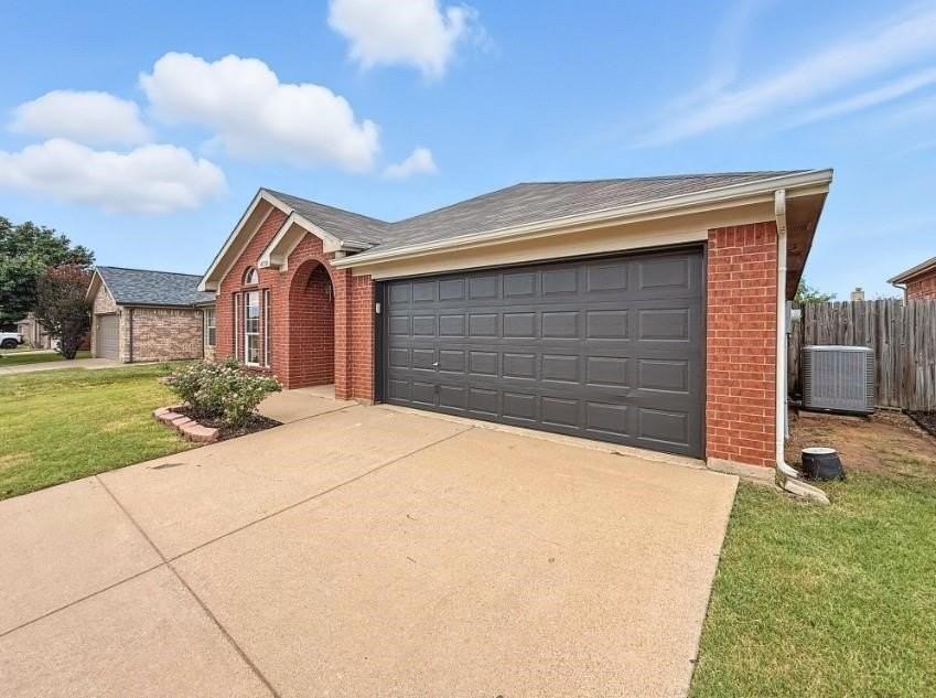 4720 Topaz Ln - Photo 4 of 39