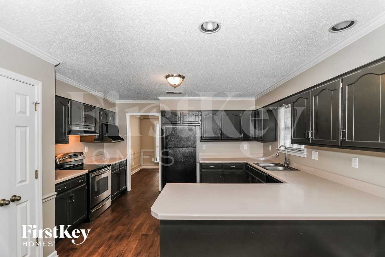 3456 Sunswept Dr - Photo 6 of 15