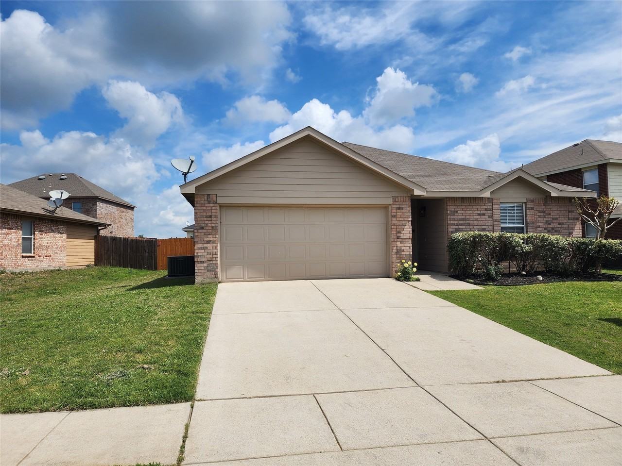 12808 Kingsgate Dr - Photo 2 of 40