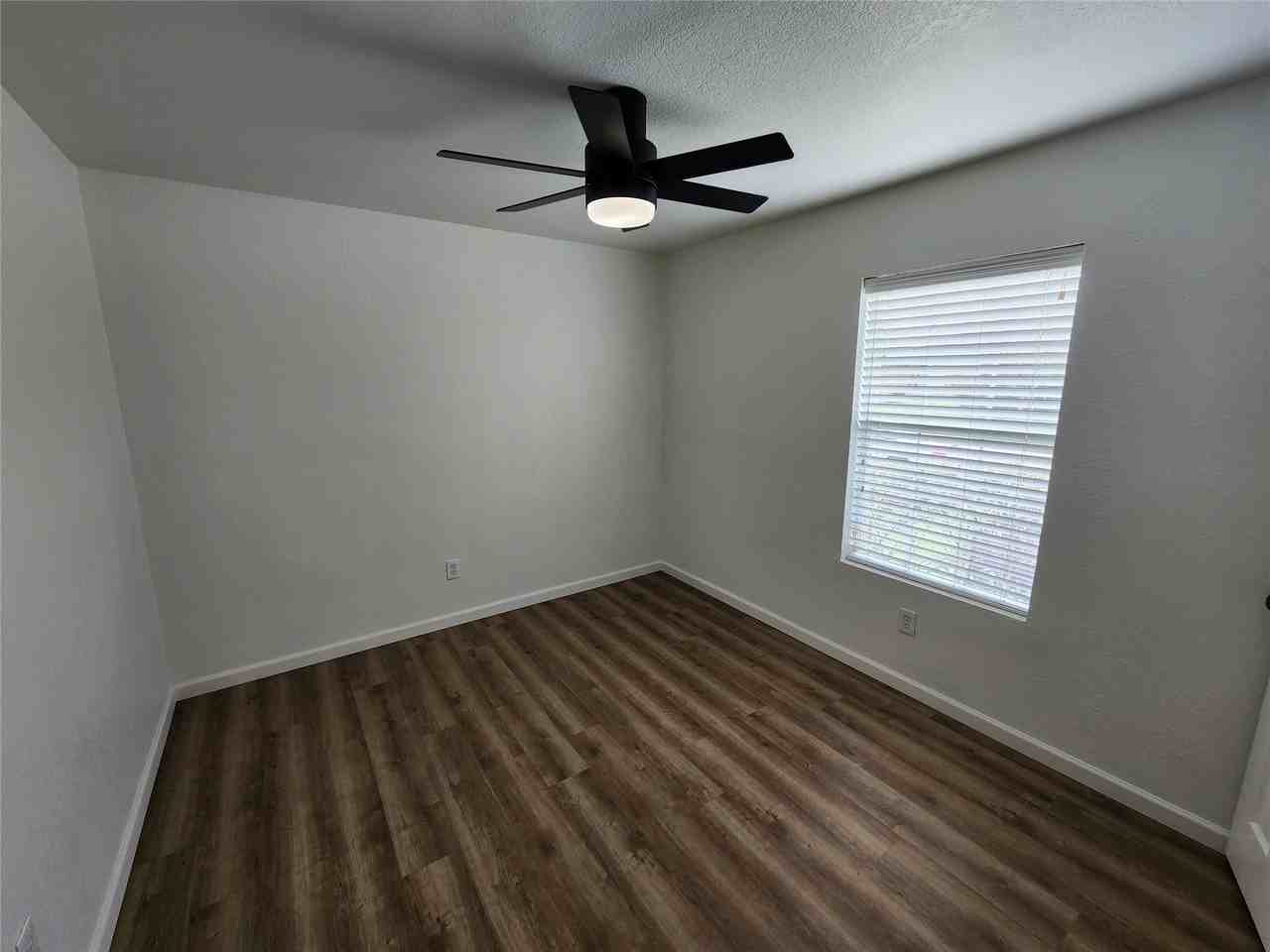 12808 Kingsgate Dr - Photo 4 of 40