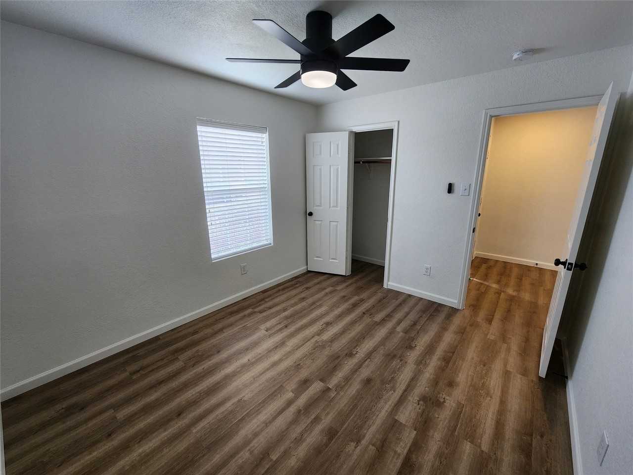 12808 Kingsgate Dr - Photo 5 of 40